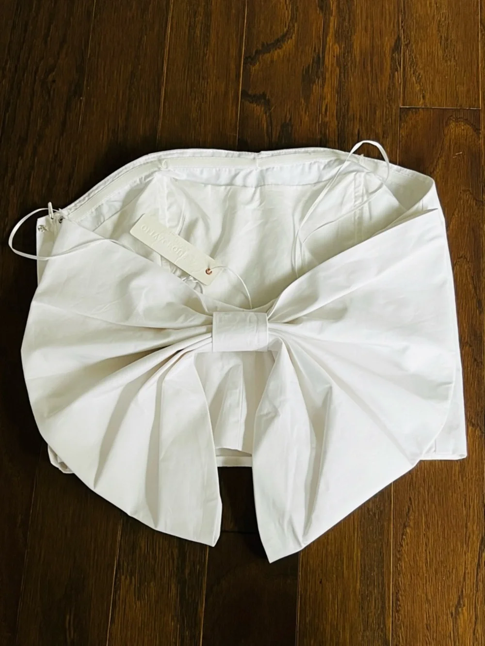 Olivaceous Strapless Top with Bow Back - Picture 8 of 9